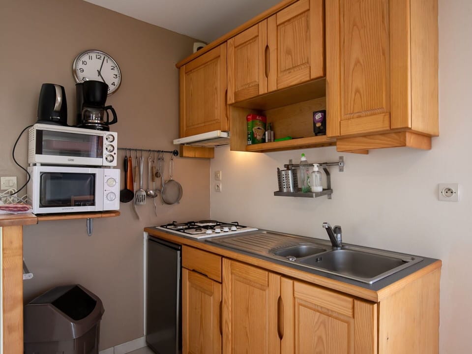 Cabinetry, Furniture, Property, Kitchen Sink, Sink, Kitchen, Countertop, Building, Kitchen Appliance, Wood