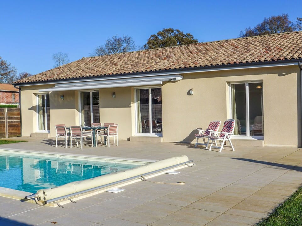 Property, House, Building, Home, Real Estate, Villa, Residential Area, Facade, Swimming Pool, Cottage