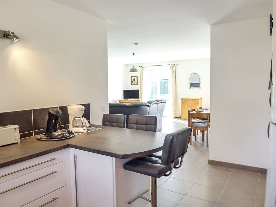 Room, Property, Furniture, Interior Design, Building, Floor, Ceiling, Table, House, Real Estate