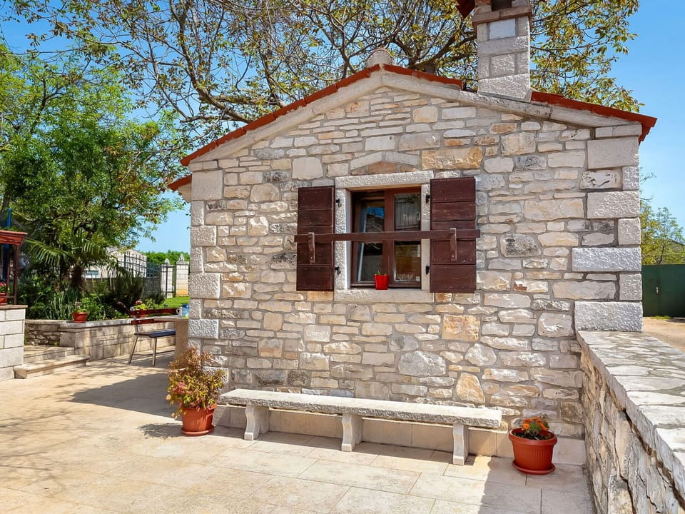 Property, House, Building, Wall, Real Estate, Cottage, Home, Architecture, Stone Wall, Brick