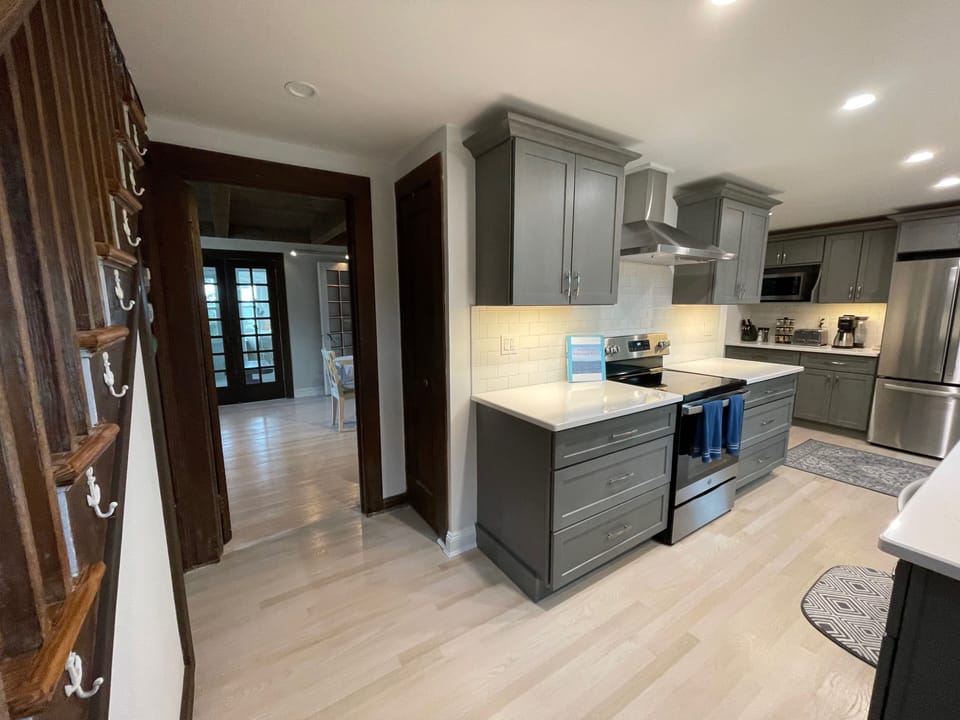 Plenty of counter space and all kitchen amenities