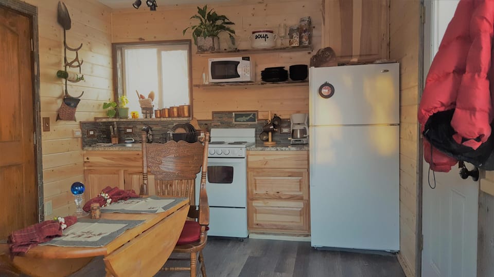 Full kitchen
