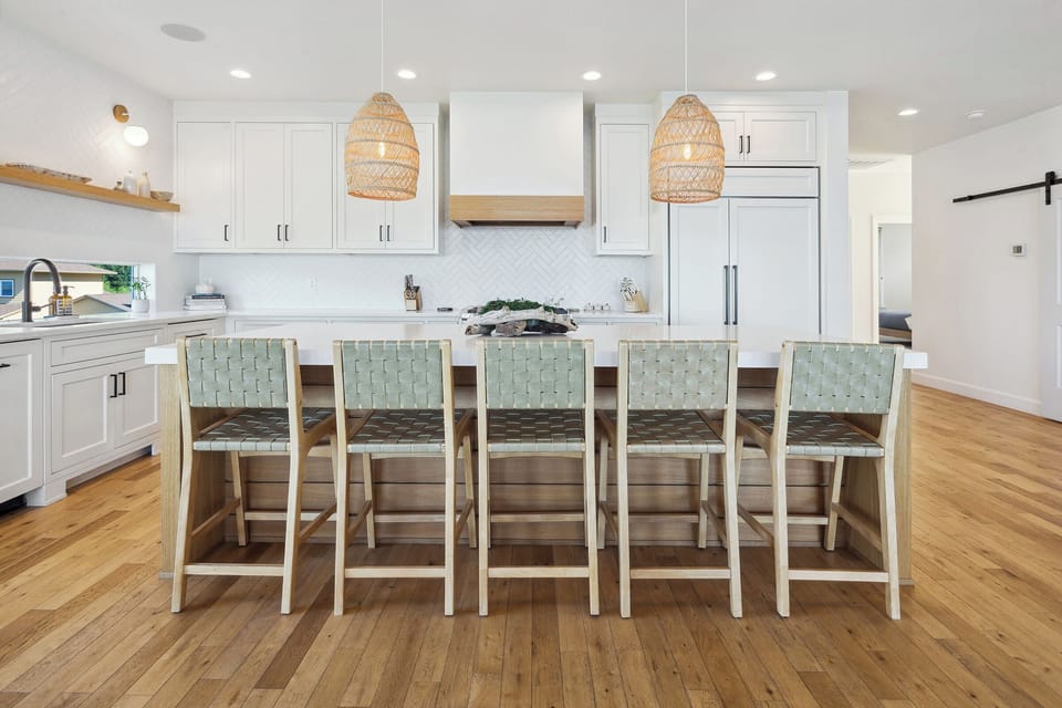 Gourmet Kitchen & Seating for 5 at Island