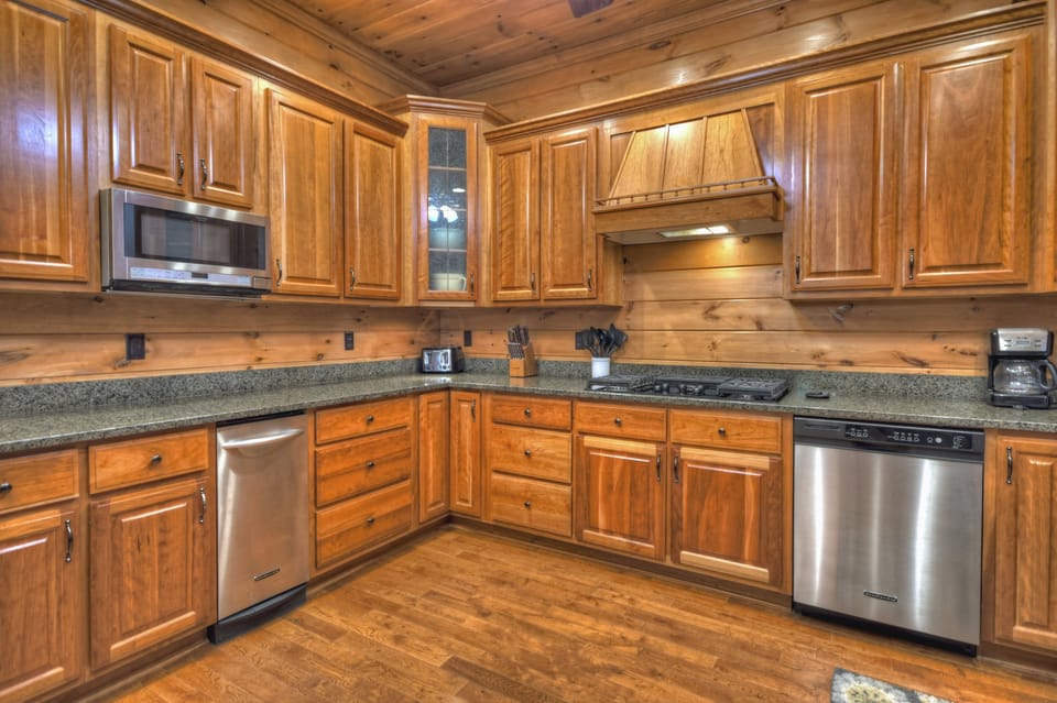 Spacious fully stocked kitchen 