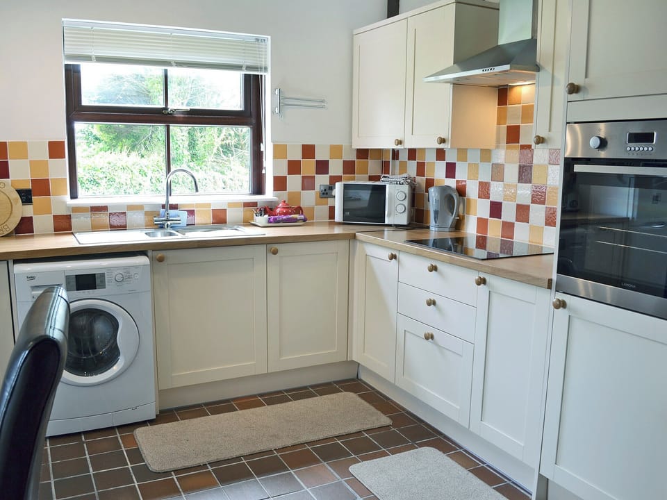 Generous sized kitchen/dining room | Barncott - Trewellard Manor Farm, Trewellard, near Penzance