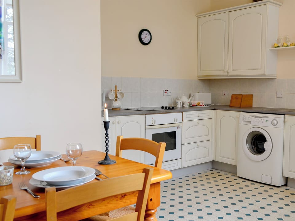 Kitchen and dining area | Cloud Howe - Arbuthnott Estate Cottages, Arbuthnott, near Stonehaven