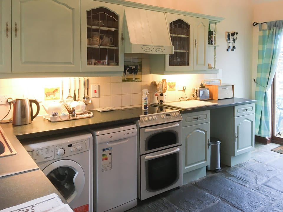 Kitchen | The Coach House - The Farm, East Tytherton, Chippenham