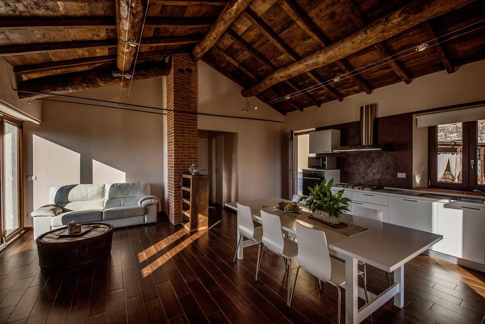 Spacious kitchen/ dining room