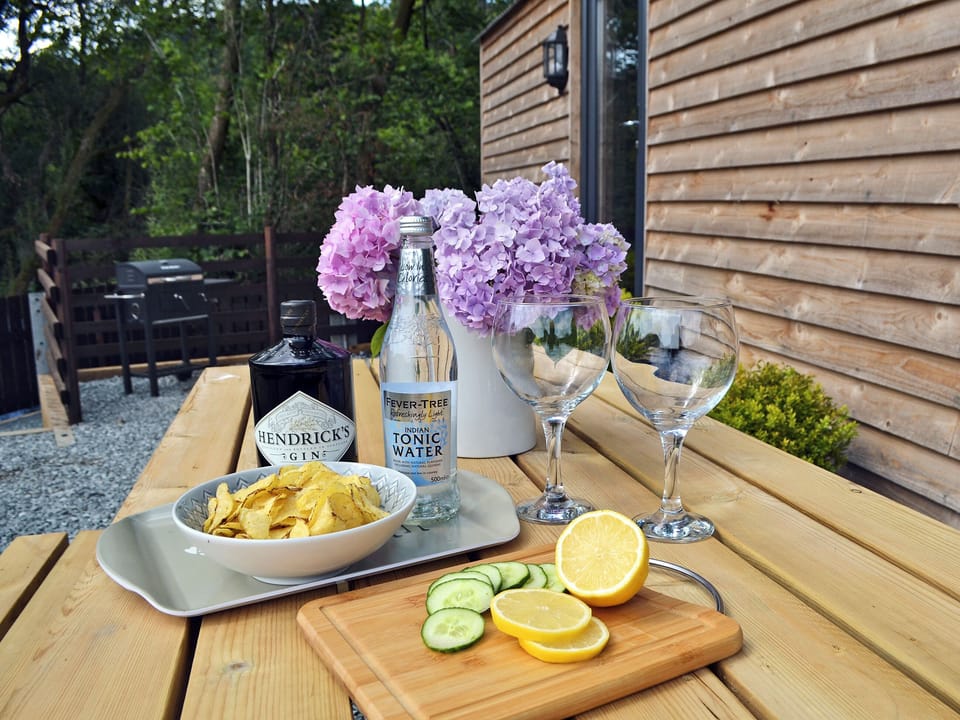 Sitting-out-area | Caban Caru - Cewydd Cottages, Cwm-Cewydd, near Machynlleth