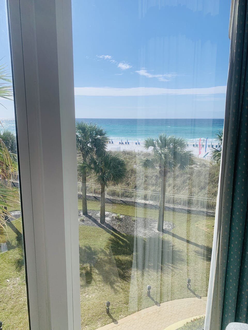 It’s hard to get a little work in at the desk when this is your view!
