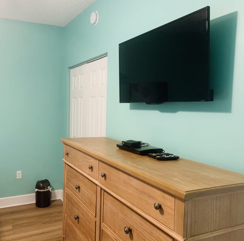 large tv in the 2 fulls room