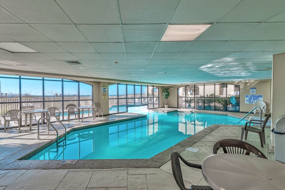 Indoor/outdoor Pool and Indoor hot tub