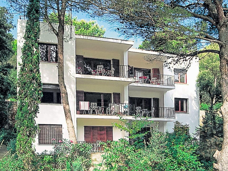 Residential Area, Apartment, Home, Condominium, Balcony, Shade, Estate, Yard, Hacienda, Villa