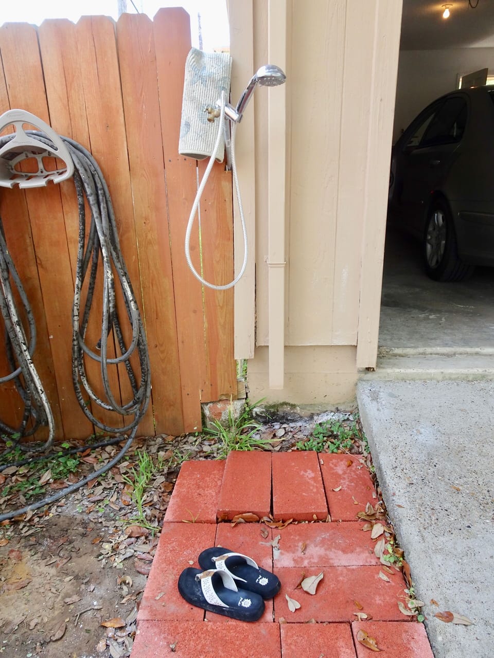 Outdoor foot shower