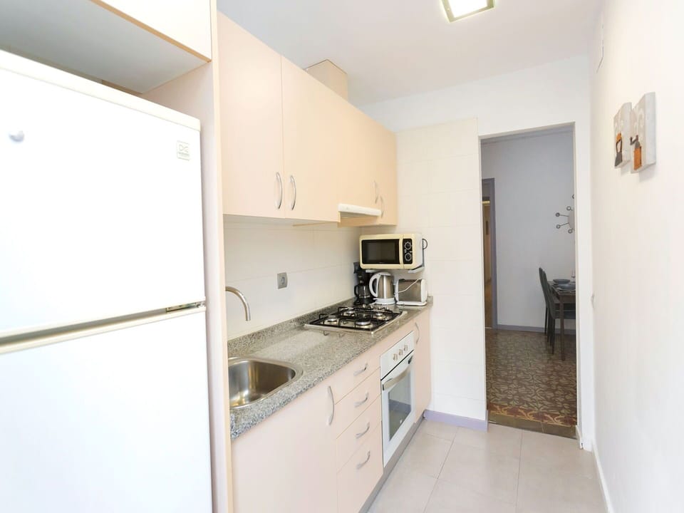 Property, Room, Building, Furniture, Real Estate, House, Interior Design, Kitchen, Apartment, Architecture