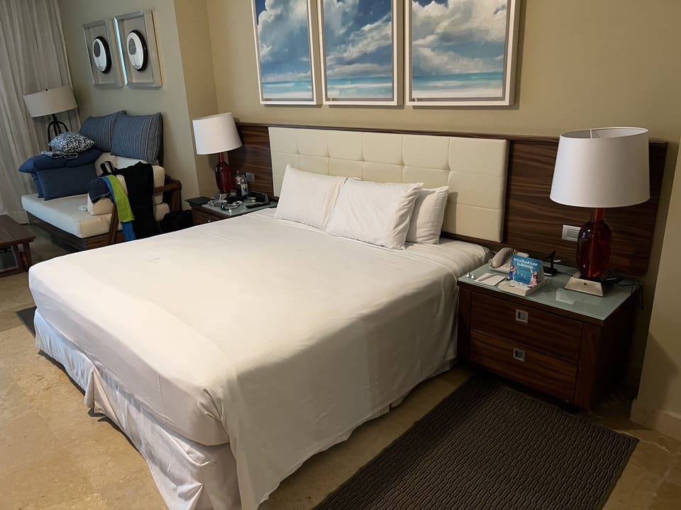 Master bed room, king bed.