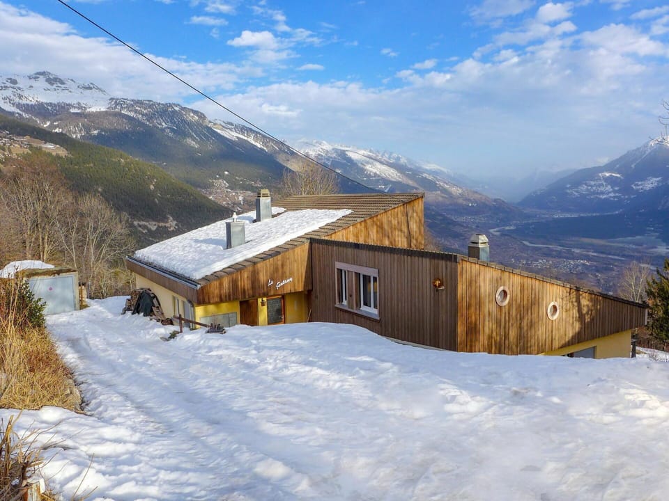 Cloud, Sky, Mountain, Snow, Window, Building, Highland, Natural Landscape, House, Slope