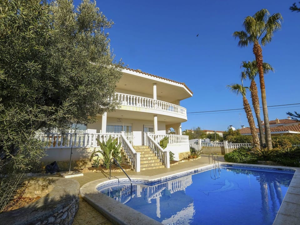 Plant, Sky, Water, Building, Blue, Azure, Tree, Swimming Pool, House, Eco Hotel