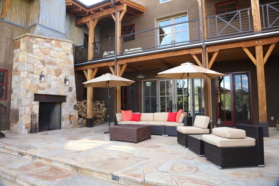 Relax with family in this perfect home for making memories. 