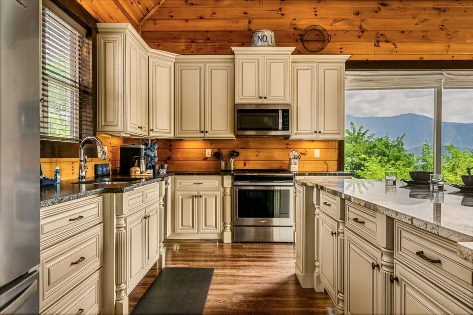 Fully stocked kitchen with everything you could need!