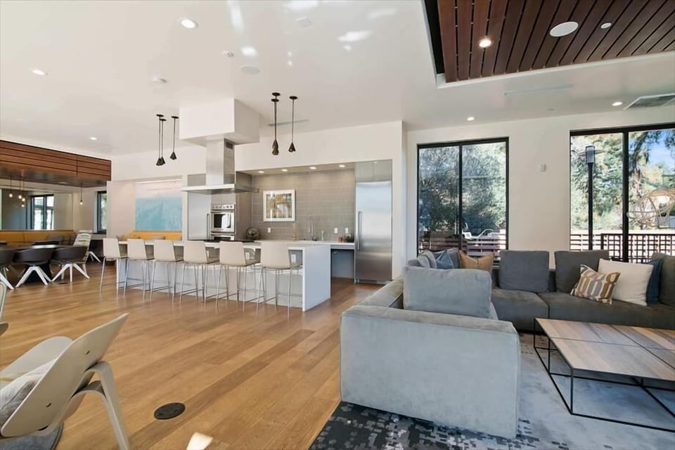 Sunnyvale/Mountain View/Cupertino Mountain View 1 Bedroom Common Area
