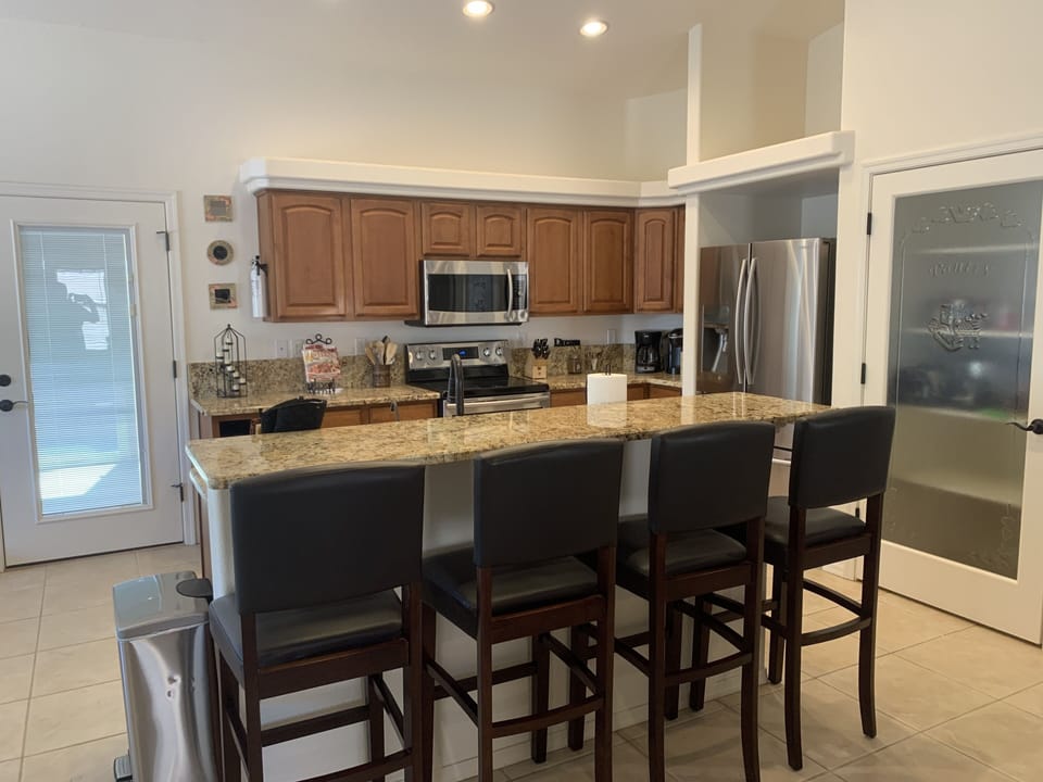 Kitchen bar seating for 4