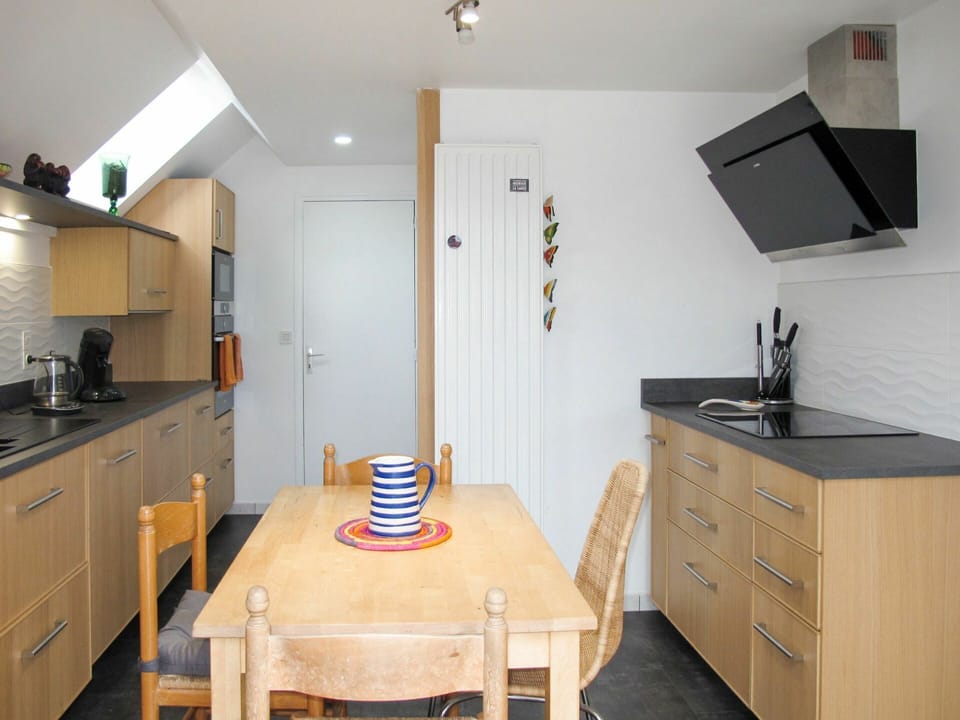 Cabinetry, Furniture, Property, Countertop, Wood, Kitchen, Kitchen Stove, Home Appliance, Drawer, Interior Design