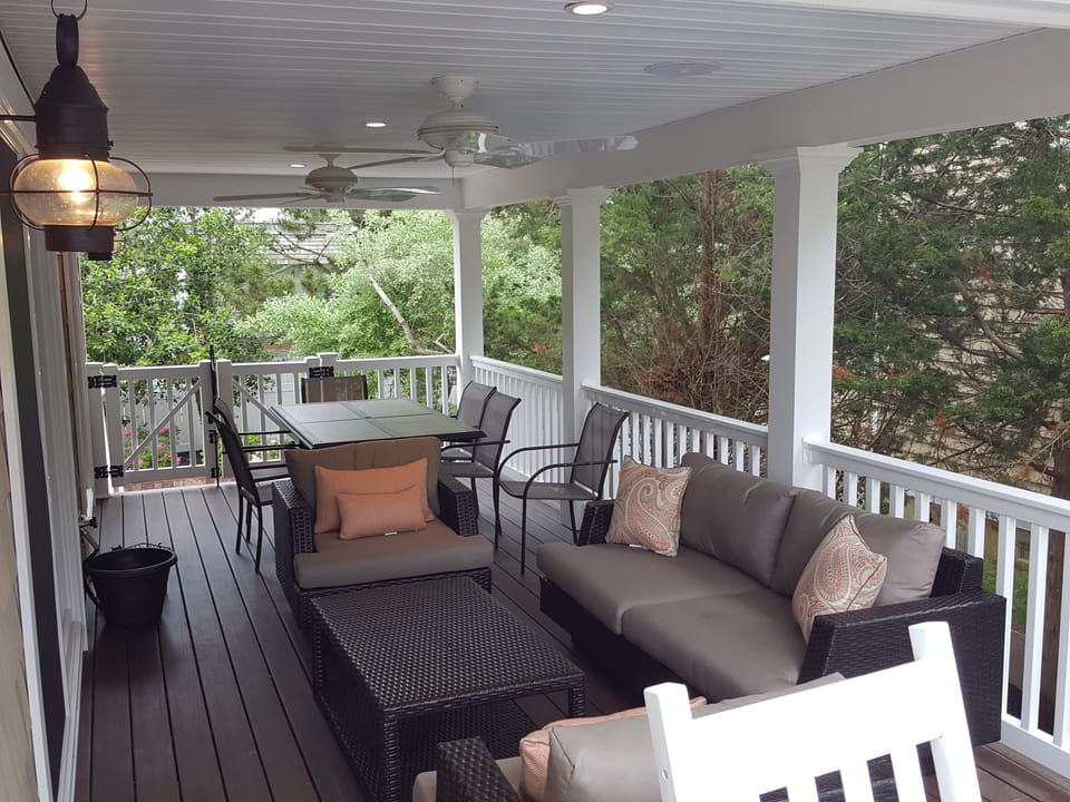 porch and outdoor dining