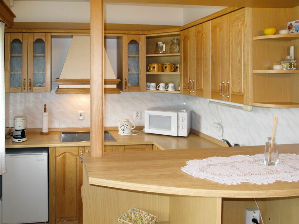 Countertop, Cabinetry, Furniture, Room, Kitchen, Property, Interior Design, Cupboard, Sink, Building