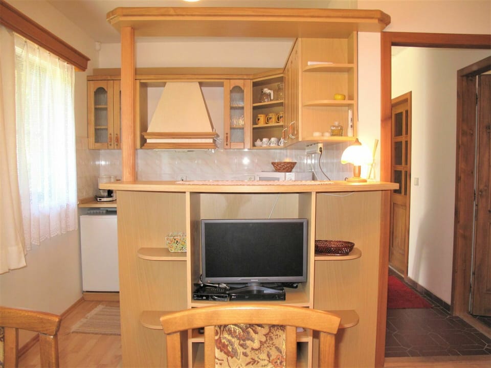 Furniture, Room, Property, Cabinetry, Interior Design, Building, Cupboard, Computer Desk, House, Desk