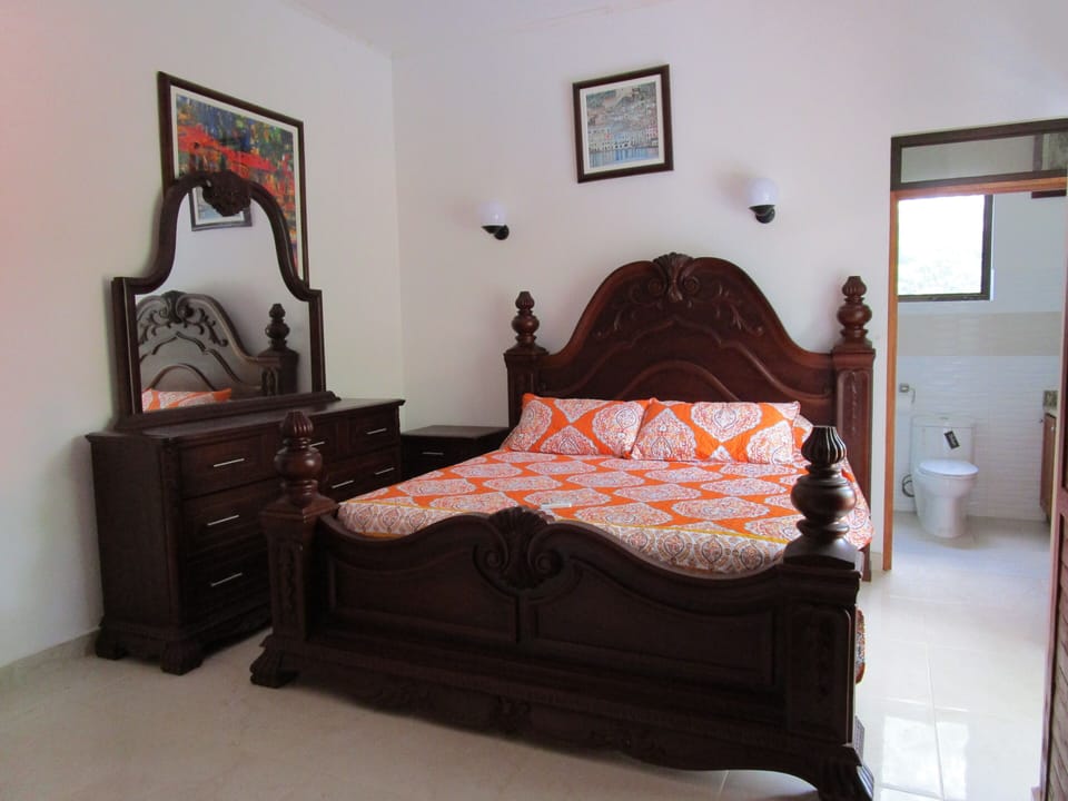 2nd bedroom with bathroom in suite