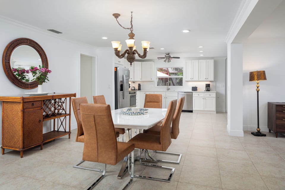 Modern Bright Dining Area
