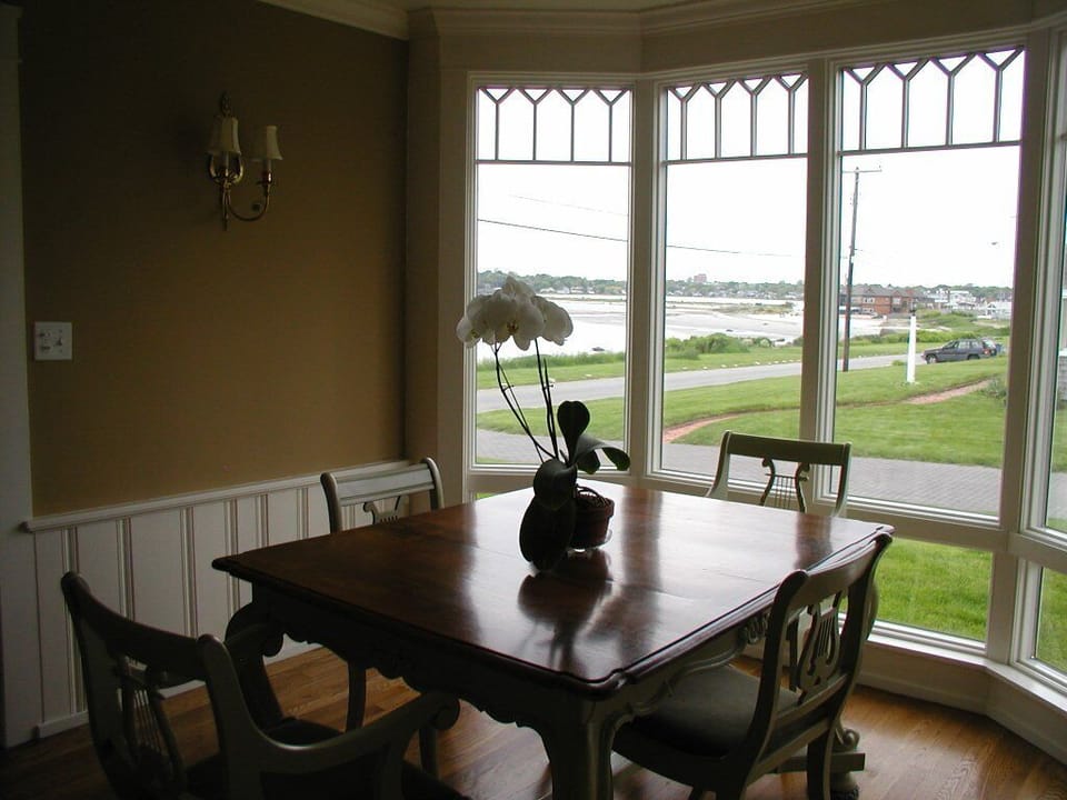 Dining room with view to beach