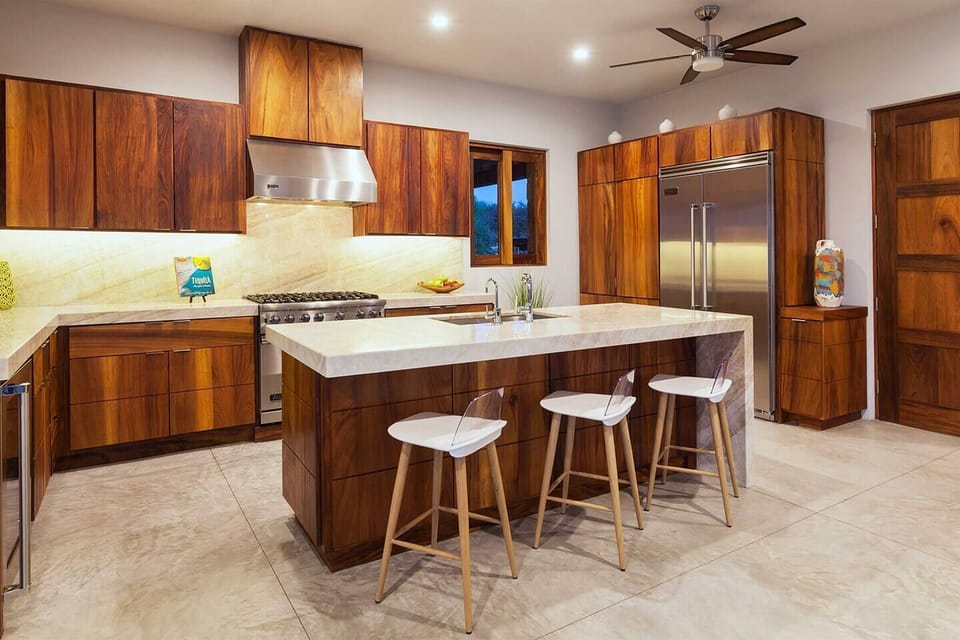 Beautiful Large Kitchen with Viking Appliances