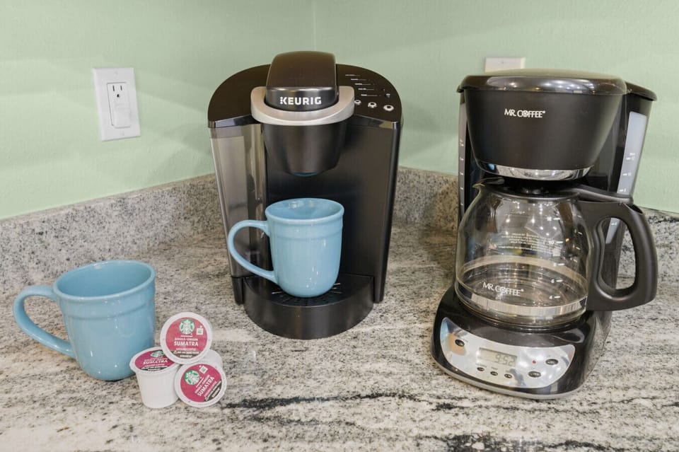 Standard Coffee Pot/ Keurig