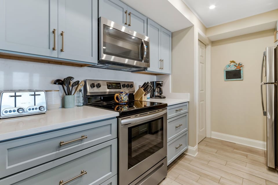 Fully Equipped Modern Kitchen