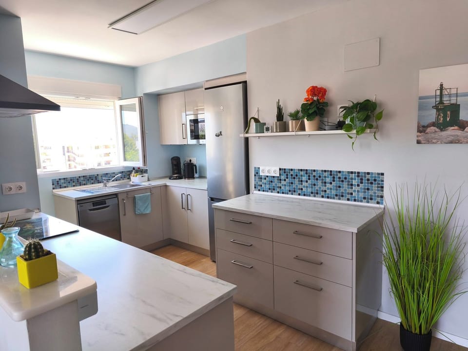 Airy, good sized kitchen fully equipped for  the Master Chefs.