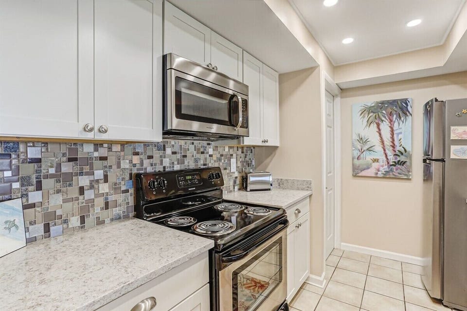 Beautiful Kitchen with all the Essentials