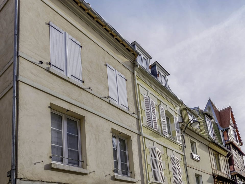 Architecture, Building, Property, Facade, House, Wall, Neighbourhood, Town, Sky, Window