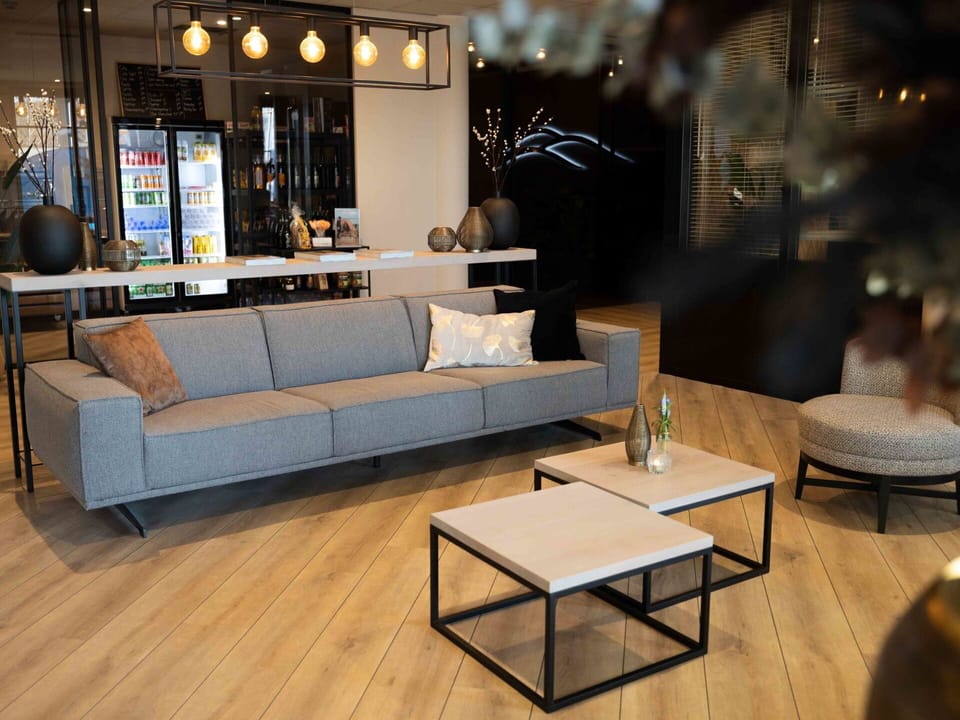 Table, Furniture, Property, Couch, Interior Design, Architecture, Studio Couch, Living Room, Floor, Wall