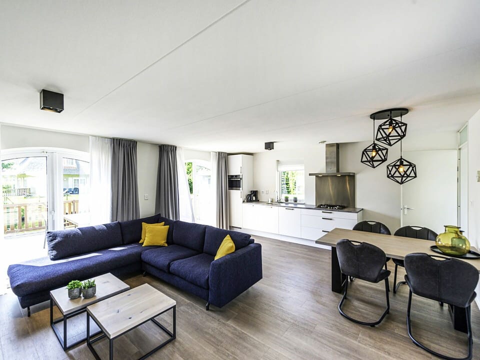 Couch, Furniture, Table, Comfort, Building, Living Room, House, Floor, Flooring, Studio Couch