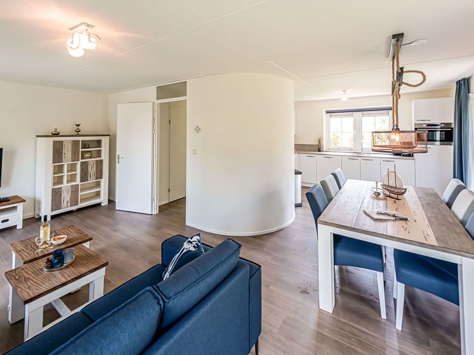 Room, Property, Furniture, Interior Design, Building, Living Room, Floor, House, Wood Flooring, Hardwood