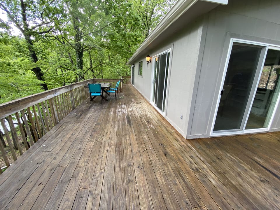 Upper deck