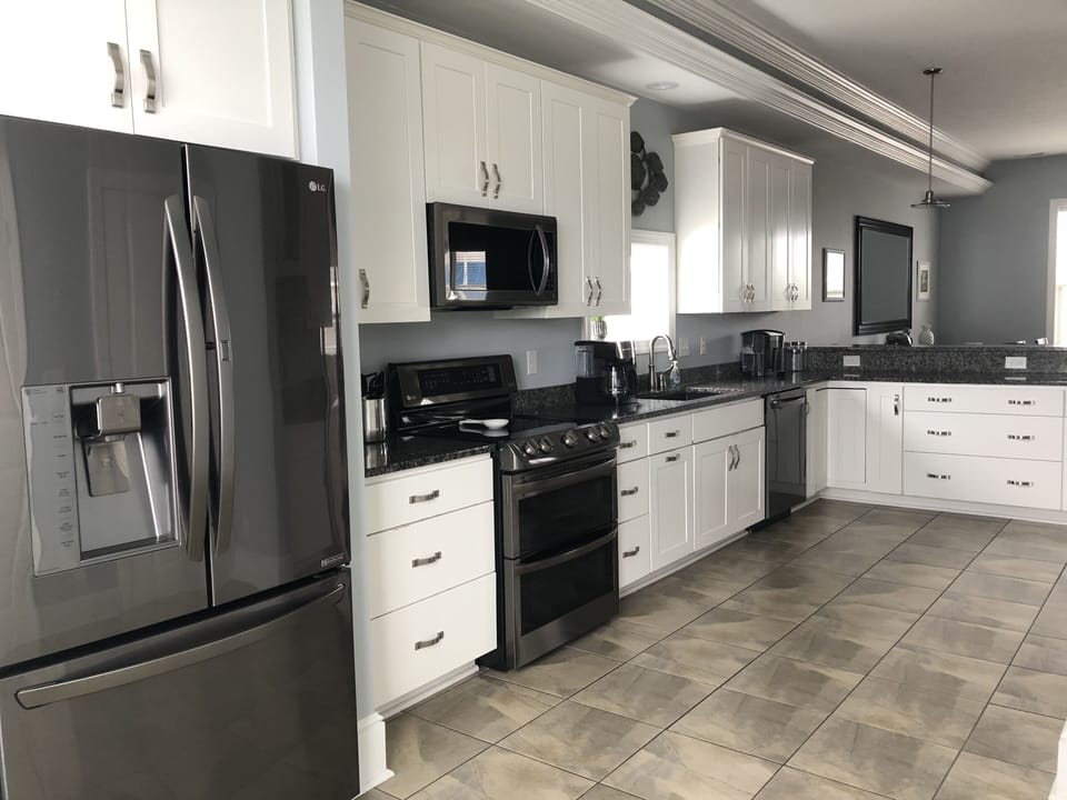 Spacious and well-equipped Kitchen