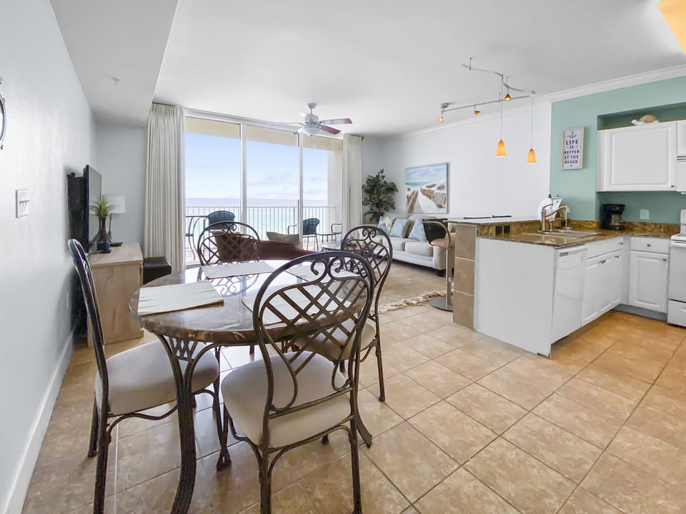 Tidewater #311 | Dining & Kitchen Area