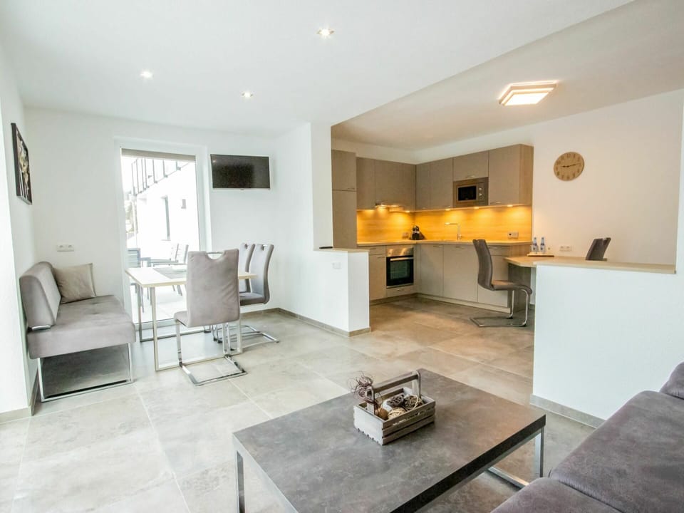 Table, Furniture, Property, Couch, Wood, Building, Window, Interior Design, Flooring, Floor