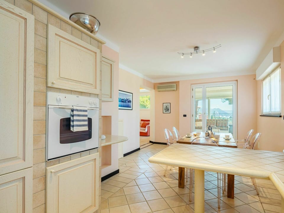 Cabinetry, Furniture, Property, Window, Countertop, Table, Wood, Interior Design, House, Kitchen