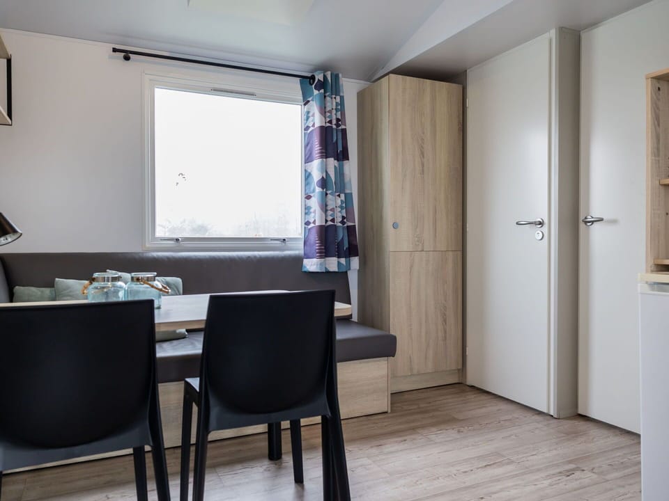 Wood, Flooring, Shade, Interior Design, Floor, Window, Building, Table, Chair