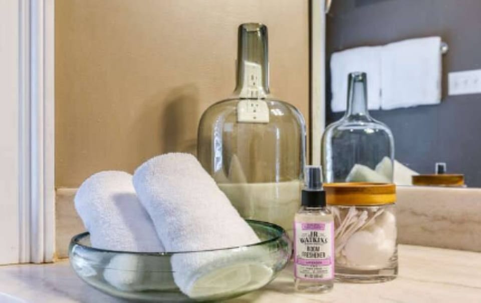 Bathroom amenities