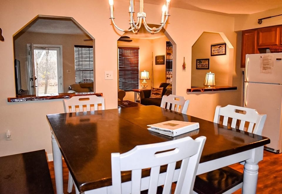 Open kitchen and living room floor plan